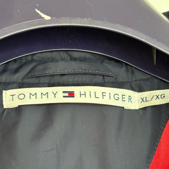 TOMMY HILFIGER 21” PTP Quilted Puffer Vest, Navy and Red, Size XL. - Picture 4 of 10